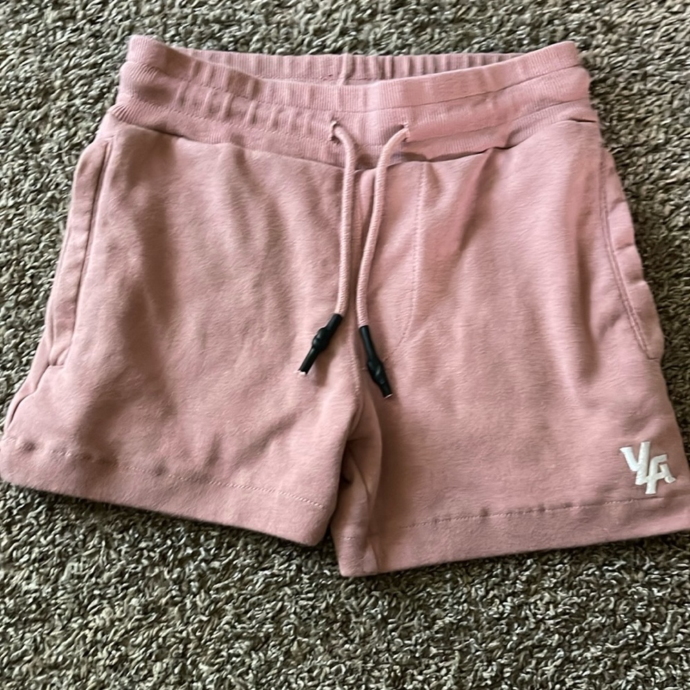YoungLA shorts a salmon pink color super cute sweat material